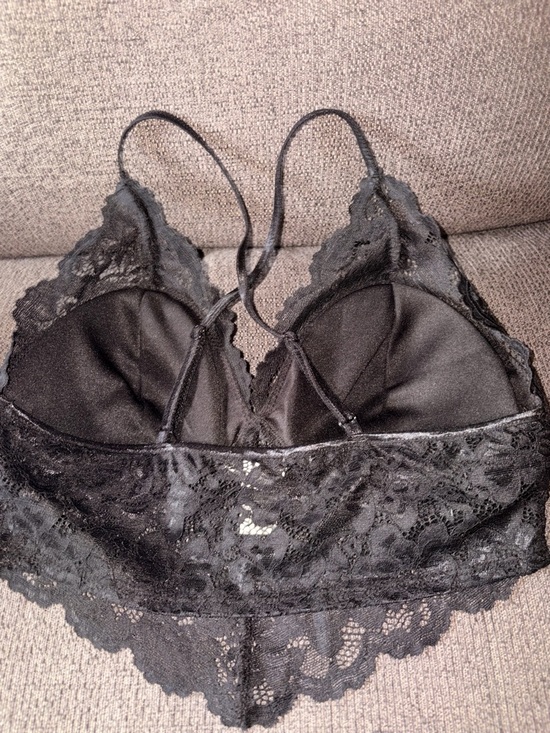 Bozzolo Black Lace Bralette with Scalloped Hem - Picture 2 of 3